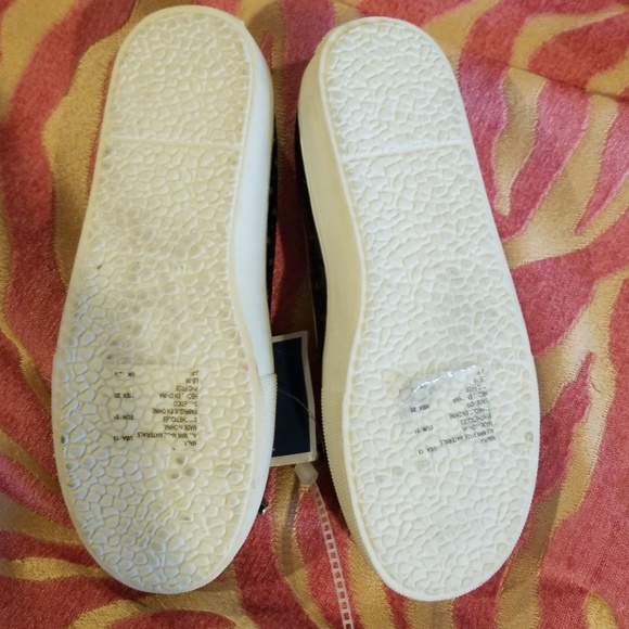 Tahari sneaker flats - Picture 2 of 3